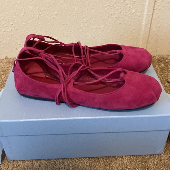 Authentic Prada lace up ballet flat - Picture 5 of 10